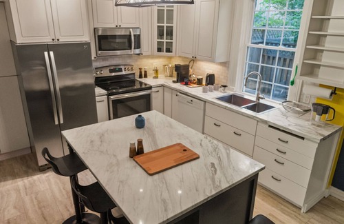 North End House | Downtown Sustainable Garden HouseGarden & PatioFREE Netflix4k