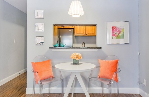 The Drag Condo | Downtown SXSW F1 Beautiful Studio with parking