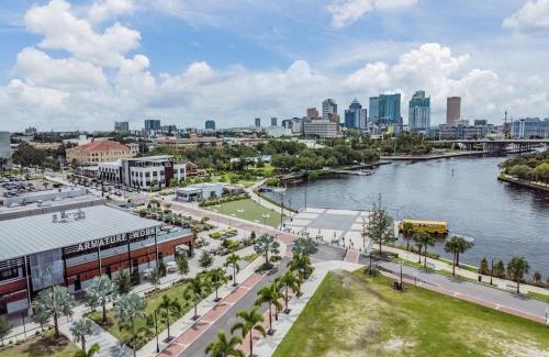 Tampa Heights House | Downtown Tampa Walk to Restaurants Renovated