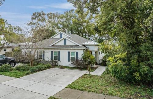 Tampa Heights House | Downtown Tampa Walk to Restaurants Renovated