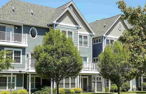 Traverse City Condo | Downtown TC Condo with West Bay View!