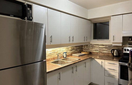 Niagara Condo | Downtown Toronto Close to All Attractions. 2-Bdrm Condo with Solarium & Balcony