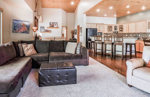 Old Town House | Downtown Townhome Near the Slopes w/ Free WiFi, Gas Grill, & Private Hot Tub