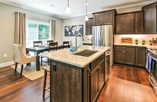 Southern Pines Apartment | Downtown Townhome; Walk to Dine & Shop on Broad St