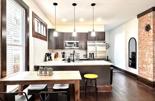 Columbus House | Downtown Townhome with Private Hot Tub!