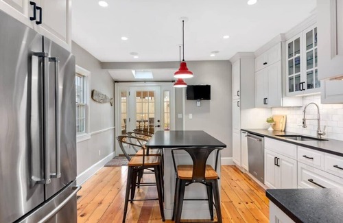 Newburyport House | Downtown Townhouse | Beautiful Kitchen | Parking