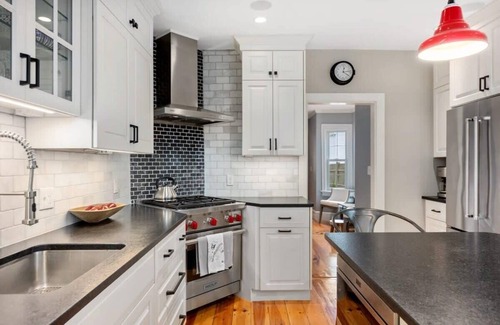 Newburyport House | Downtown Townhouse | Beautiful Kitchen | Parking