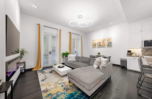 Cortez Hill Apartment | Downtown Tuscan Townhouse on Cortez Hill; Rooftop Deck