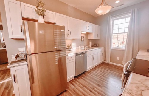 Beaver Dam Apartment | Downtown Upscale Apartment 1bdrm
