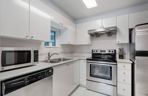 Coal Harbour Condo | Downtown Vancouver 2 Bedroom 2 bathroom Condo with Views in Coal Harbour