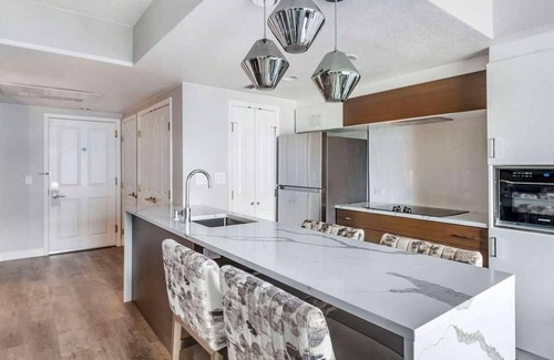 Las Vegas Strip Resort | Downtown Vegas, Full Kitchen, Luxurious Resort-1 Bedroom at Flamingo by Hilton