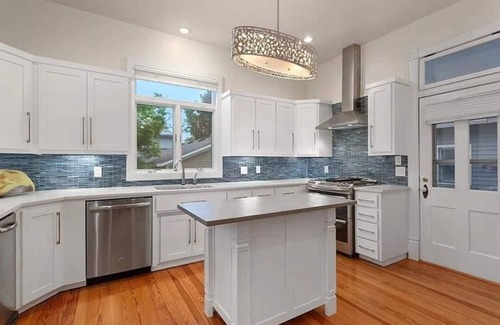 Downtown House | Downtown Victorian Home - 1 Block from the Bentonville Square