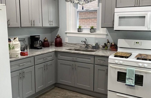 Fountain Hill House | Downtown View of Bethlehem!