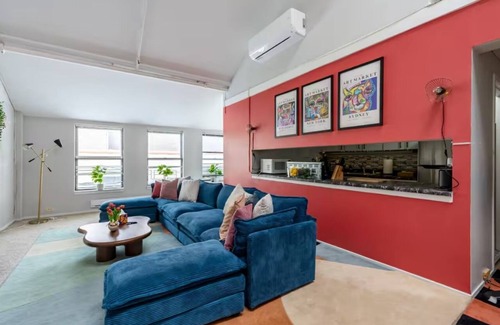 The Loop Condo | Downtown Vintage Group Lofts - Sleep 25