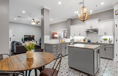 Brazos Condo | Downtown Waco retreat! 2 blocks to Magnolia Silos! Huge private balcony!