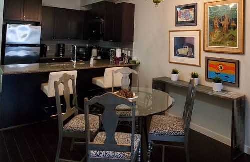 Regional District of Nanaimo Condo | Downtown, Walkers Paradise.
