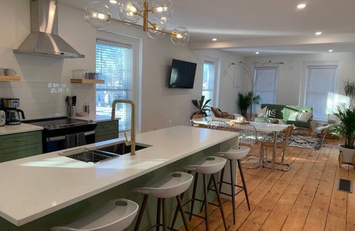 Wellington House | Downtown Wellington 2-Bedroom 2 bath w/Lake View