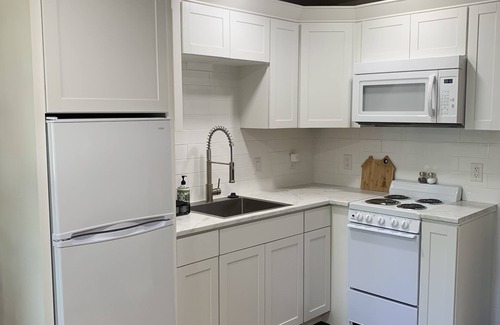 Carson City House | Downtown Westside Cottage