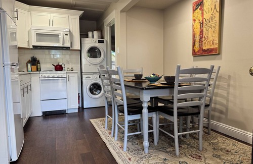 Carson City House | Downtown Westside Cottage