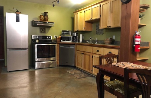 Nelson Apartment | Downtown, Wheelchair accessible, 1 BR suite- Pet Friendly.