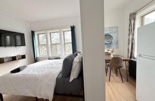 East Avenue Apartment | Downtownrochesterretreatstylishstudiowithkitchen