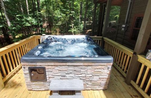 Blue Ridge House | Downward Dog Lodge - Hot Tub, Pool Table, Fireplace, Yoga Den