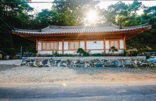 Hadae House | Doyosae Hanok Pension