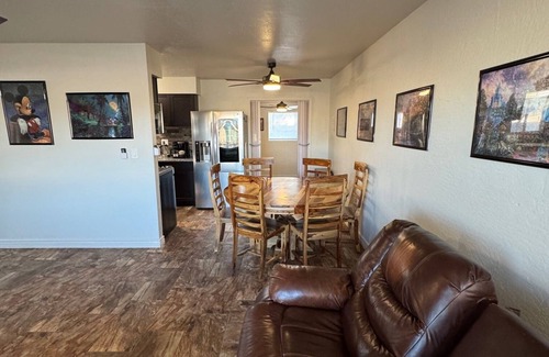 Arizona City House | DP Arizona View - 3 Bedroom/4 Beds and 1.5 Bathrooms -Beautiful Home-Large Yard