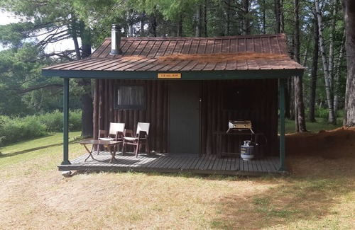 Blackville Cottage | Dr Idear cabin . Water front . Private island