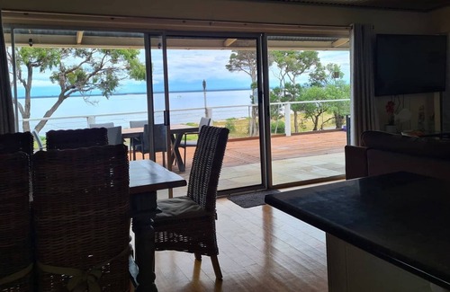 Loch Sport House | Dragon Fly Retreat. Lake Views, Water Frontage