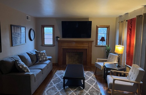 Niles House | Dragon landing