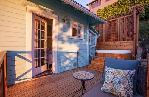 North Admiral House | Dragonfly Beach House: Walk The Beach Or Soak Under The Stars In The Hot Tub!