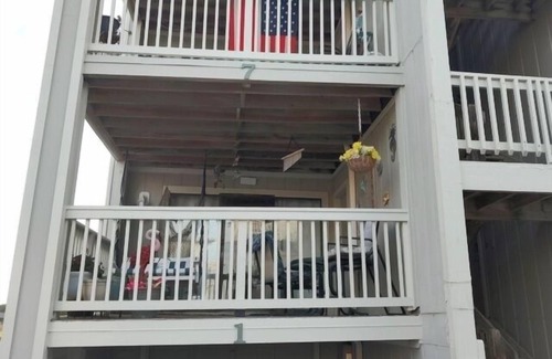 North Carolina Coast Villa | Dragonfly Daze (1-Bedroom Villa) by RedAwning