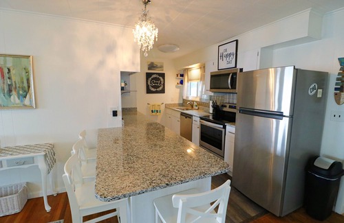 Mayville Cottage | Dragonfly House: Charming lakefront cottage with private dock!