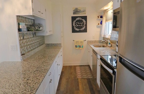 Mayville Cottage | Dragonfly House: Charming lakefront cottage with private dock!