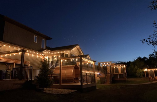 Sherwood Park House | Dragonfly Inn, Loft & Walkout Suites.