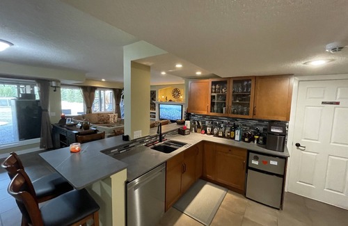 Sherwood Park House | Dragonfly Inn, Walkout Suite.