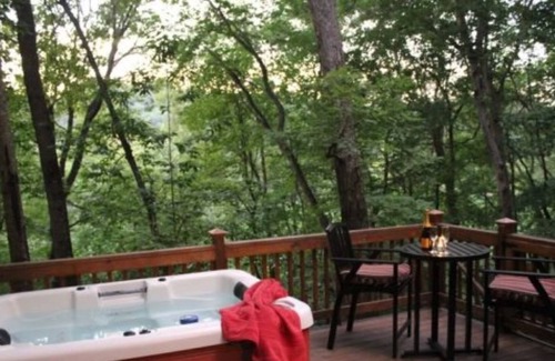 Ellijay Cabin | Dragonfly on the Cartecay- Romantic Getaway or Just Get Away! Tube or Kayak from