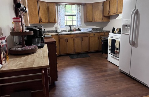 Robbinsville House | Dragons Lair - motorcycle friendly, all paved roads, lockable garage, no incline