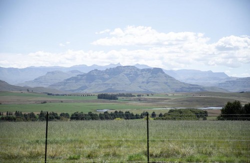 Kwa Sani House | Dragons Landing Guest Farm