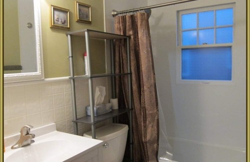 Toledo Apartment | Dragons Roost a cheerful 2 bedroom home in Toledo