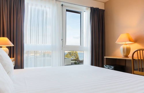Le Prieure Hotel | Drake Longchamp