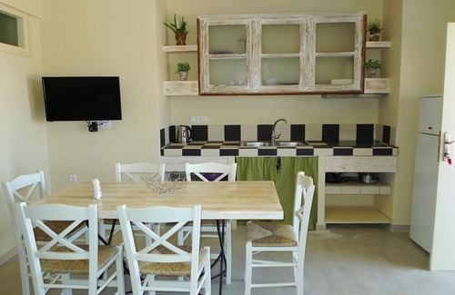 Exo Gialos Apartment | Drakkar house 2