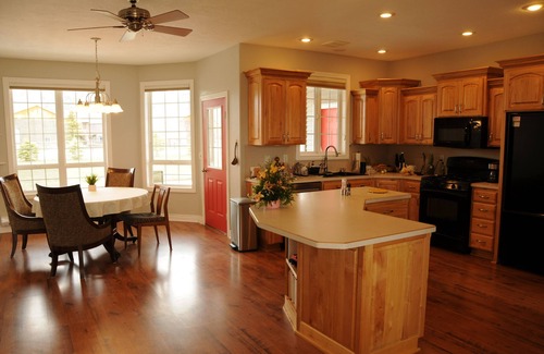 Alpine Northwest House | Dramatic mountain scenery, low-humidity and plenty of sunlight and starlight.