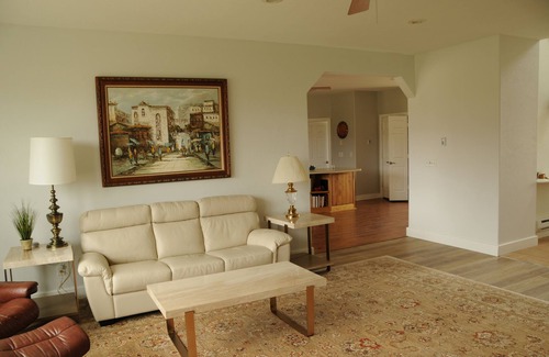 Alpine Northwest House | Dramatic mountain scenery, low-humidity and plenty of sunlight and starlight.
