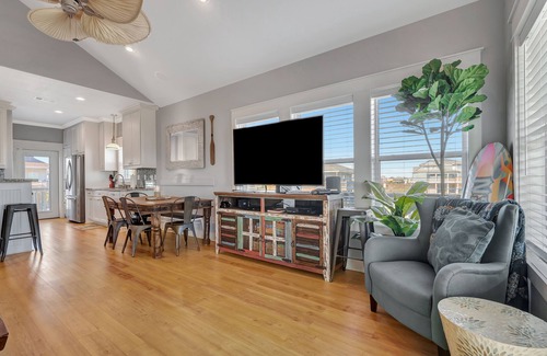 Crystal Beach House | Dramatic Ocean Views*Seconds to Beach*3 bdrm House*Sleeps 12