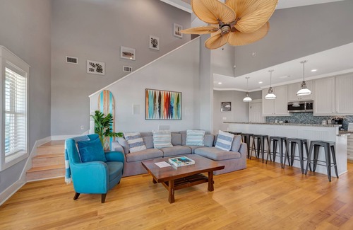 Crystal Beach House | Dramatic Ocean Views*Seconds to Beach*3 bdrm House*Sleeps 12