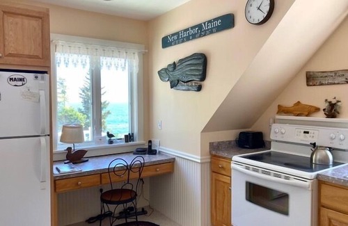 New Harbor Cottage | Dramatic Oceanfront Property