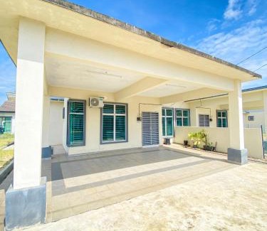 Bukit Kuang House | Dramayu Homestay