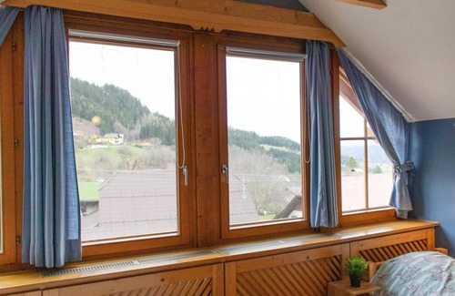 Seeboden Bed & Breakfast | Dreibettzimmer mit Aussicht auf die Berge - Pension Kärnten